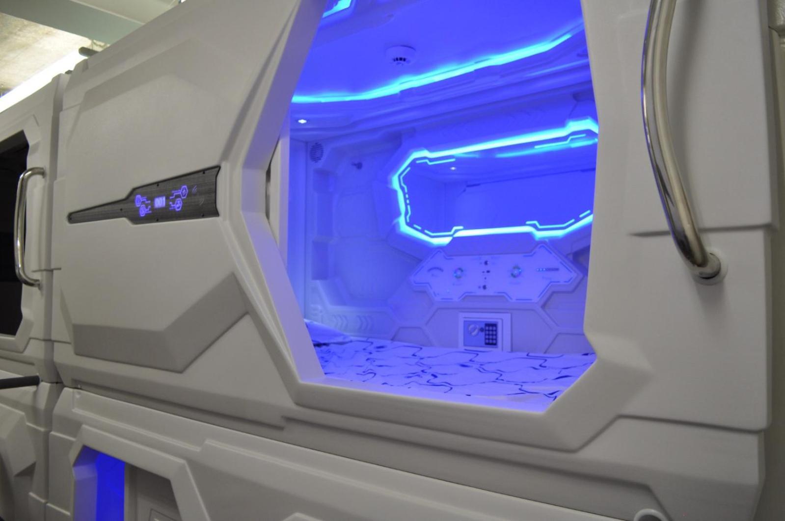 Hotel Cosmos Capsule Coworking London Exterior foto