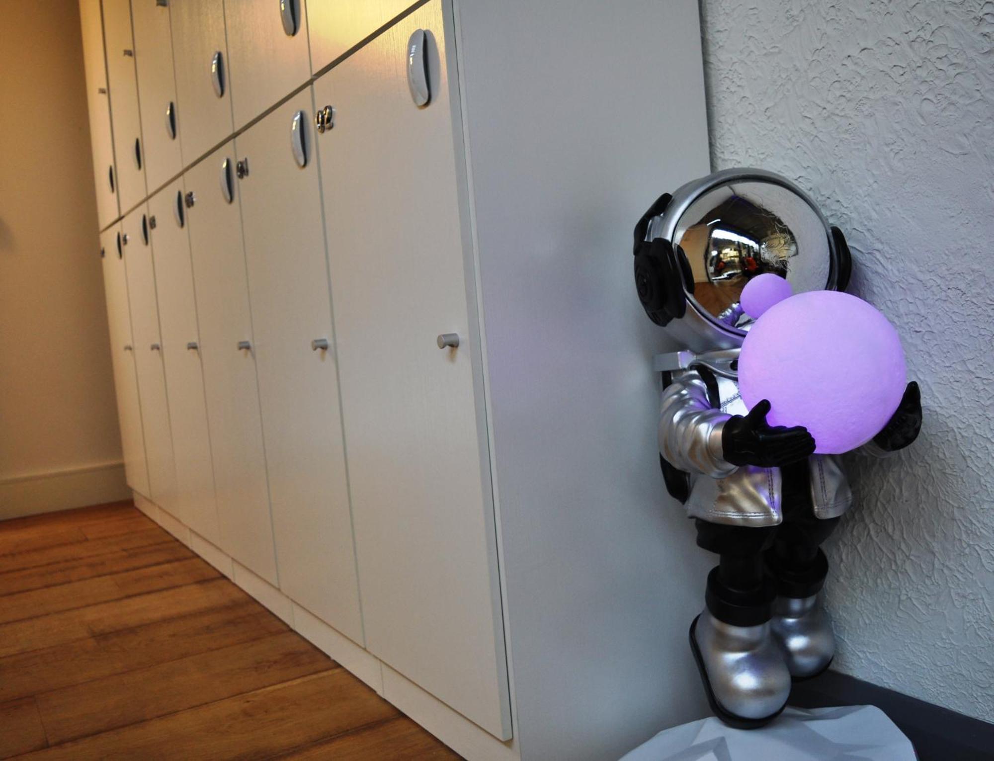 Hotel Cosmos Capsule Coworking London Exterior foto